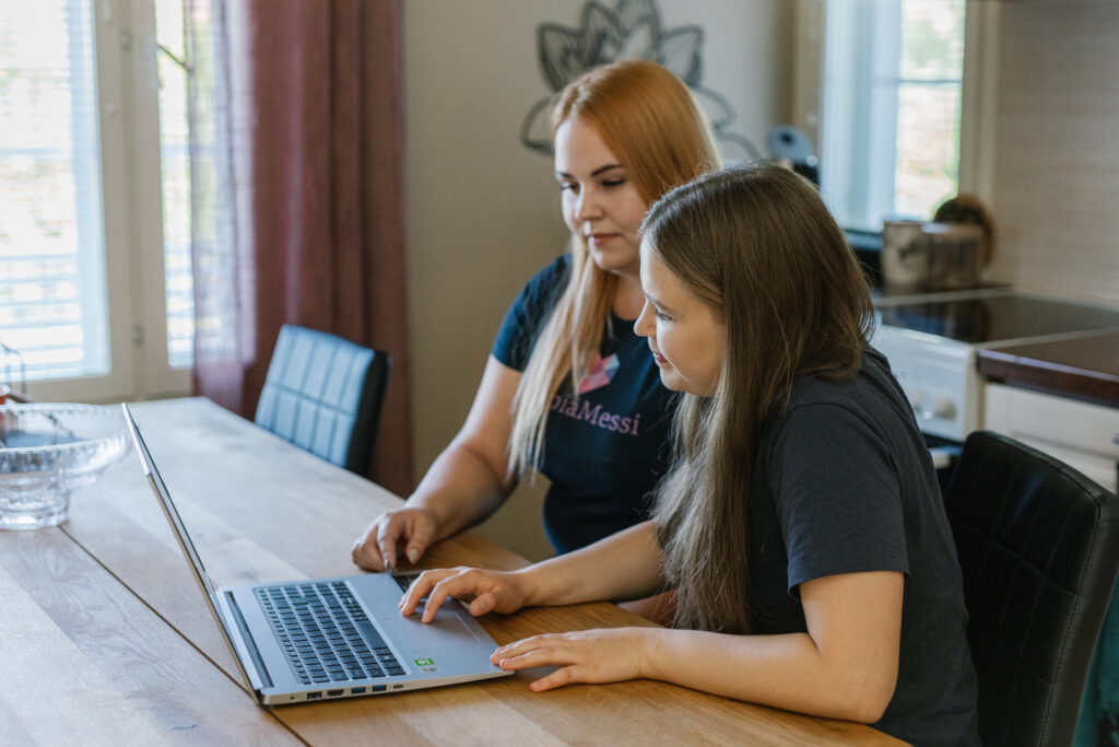 Toimintaterapeutti ja asiakas